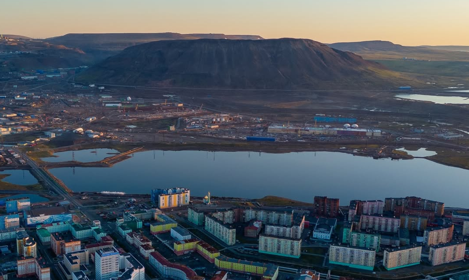 День 1. Встреча